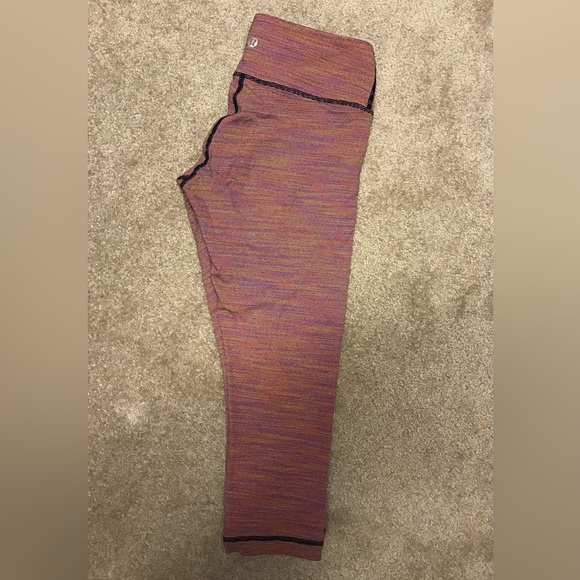 Lululemon crop leggings - Picture 2 of 4